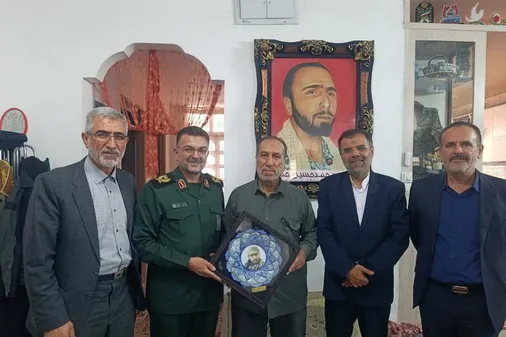 دیدار با خانواده شهدا به مناسبت هفته مقاومت و در آستانه روز پدر