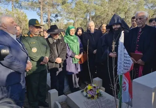 وقتی ایرانی باشید فرقی بین ادیان نیست وفاق ملی