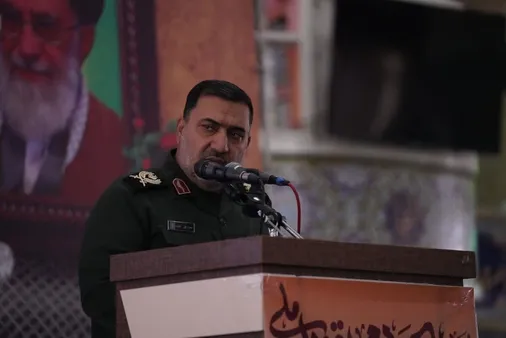 پیام اقتدار از مصلی کرمان بسیج همچنان مطیع محض ولایت