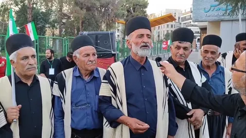 آمدیم که بگوییم تا آخرین قطره خون  پیرو رهبر عزیزمان هستیم
