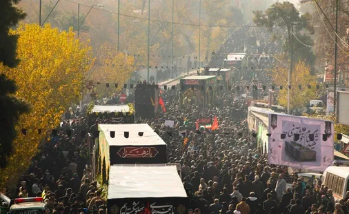 مراسم تشییع پیکرهای ۱۰۰ شهید گمنام دفاع مقدس در تهران
