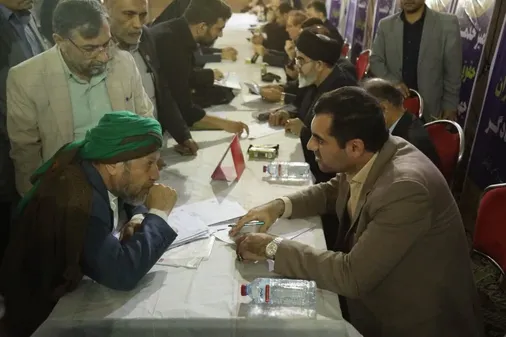 برپایی میز خدمت بسیج حقوقدانان به مناسبت هفته بسیج در مصلی نماز جمعه اهواز
