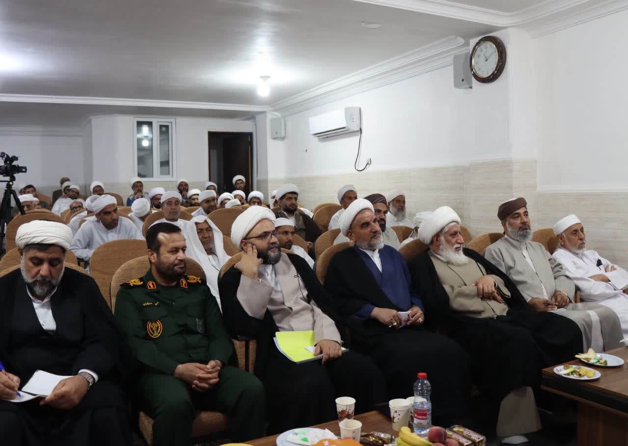 روحانیت شیعه و اهلسنت، پیشگام تبیین، دفاع و اقامه دین در جامعه باشند روحانیت شیعه و اهلسنت، پیشگام تبیین، دفاع و اقامه دین در جامعه باشند
