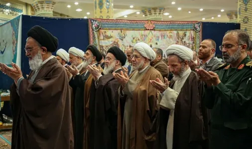 تجدید بیعت با امام عصر(عج) در مسجد جمکران