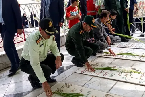 تجدید عهد و پیمان با شهدا در هفته دفاع مقدس