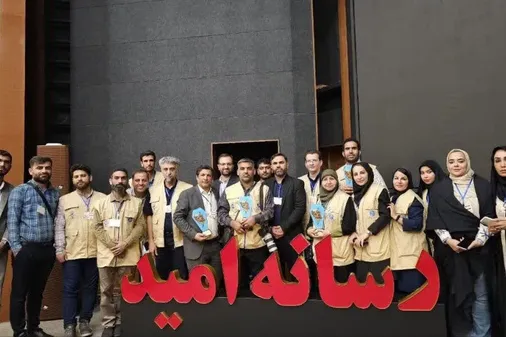 تبریک فرمانده و مسئول نمایندگی ولی فقیه در قرارگاه منطقه&zwnj;ای کربلا به تیم رسانه&zwnj;ای بسیج خوزستان