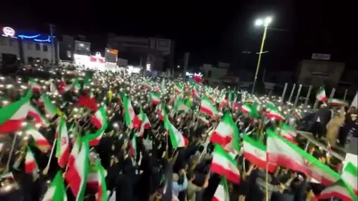 حضور پرشور مینابی ها در بیعت با رهبر انقلاب و حمایت از رزمندگان جان برکف جبهه&zwnj;حق