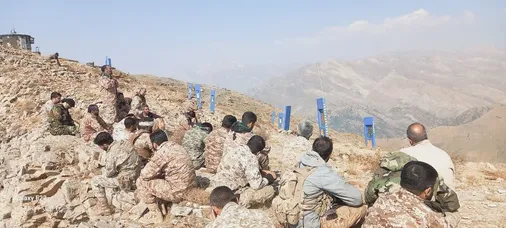 فرمانده لشکر عملیاتی ۲۵کربلا باهمراهی اعضای شورای فرماندهی و نیروهای لشکر در یادمان و مکان عروج شهدای منطقه جاسوسان حضور یافتند