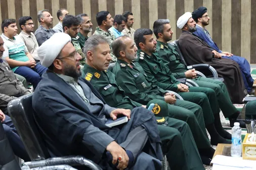 نشست صمیمی فرمانده سپاه فجر با فرماندهان حوزه&zwnj;ها و پایگاه های مقاومت بسیج