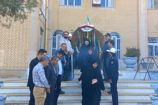 بدرقه دانش&zwnj;آموزان خواهر شهرستان اردل به اردوی راهیان نور جنوب کشور