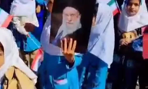 هم&zwnj;پیمانی ۶۰۰ دانش&zwnj;آموز اهل&zwnj;سنت جوانرود در چهلم امام شهید