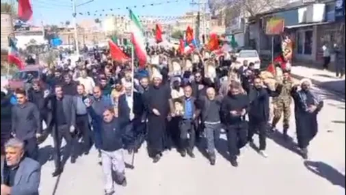راهپیمایی مردم شهرستان مرزی قصرشیرین علیه آمریکا و صهیونیسم جنایتکار هم زمان بعد از اقامه نماز جمعه