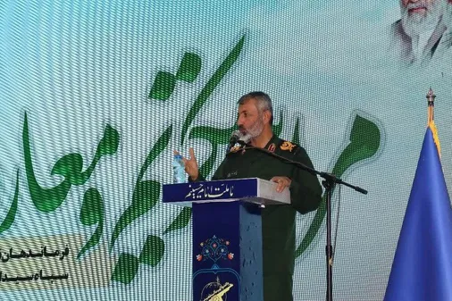 تمرکز دشمن در جنگ سیاسی بر امنیت است