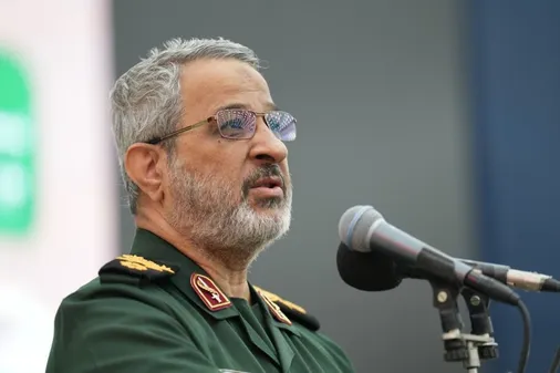 هدف نهایی دشمنان از جنگ تضعیف انقلاب اسلامی است