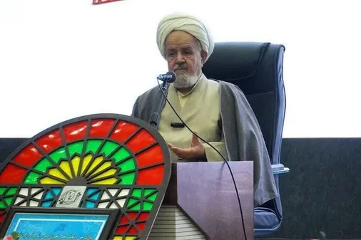 اقامه نماز باید در قانون اساسی به&zwnj;صورت واضح پیش&zwnj;بینی شود
