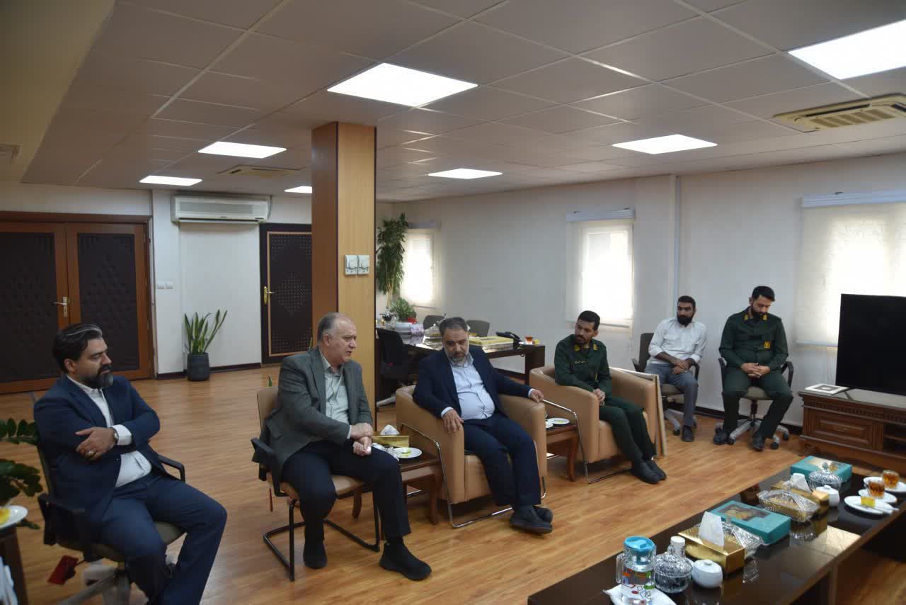 دیدار فرمانده سپاه ناحیه امام هادی (ع)، با فرماندار ویژه شهرستان کرج دیدار فرمانده سپاه ناحیه امام هادی (ع)، با فرماندار ویژه شهرستان کرج