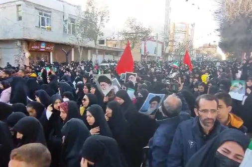 عزاداری مردم ولایتمدار شهرستان شهرکرد در غم و عزای شهادت امام خامنه ای &laquo;ره&raquo;