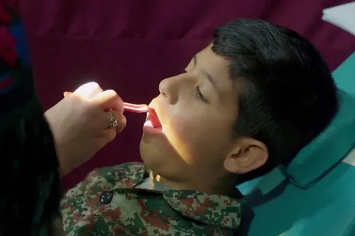 موکب دانشجویان جهادگر شهرکرد با ارائه معاینه رایگان دندان&zwnj;پزشکی