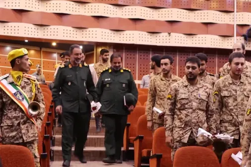 تجلیل از سربازان سپاه حضرت روح الله استان مرکزی با حضور سردار عمومهدی و حجت الاسلام حسینی دیباجی