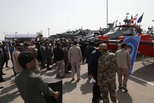 مستند بازدید جمعی از اصحاب رسانه و نخبگان کشوری از ناو پهپادبر شهید بهمن باقری