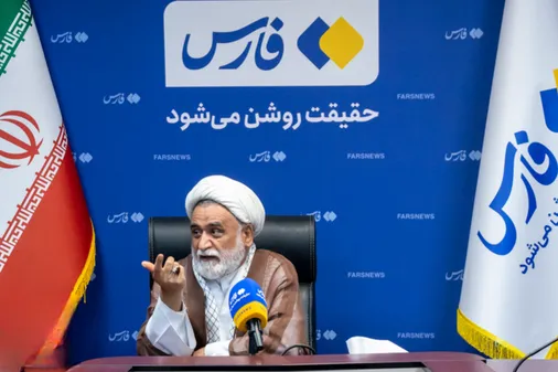 پاسدار باید آگاه&zwnj;ترین فرد نسبت به شرایط روز باشد