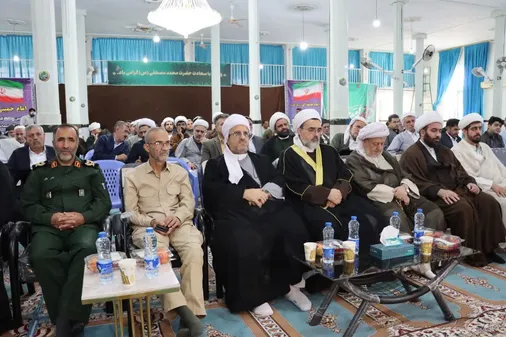 برگزاری همایش بزرگ هفته وحدت در روانسر با حضور علمای شیعه و اهل&zwnj;سنت و متنفذین منطقه