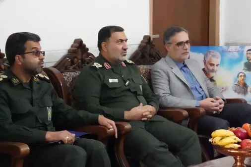 تجلیل مسئولان استان از خانواده شهدای مظهری&zwnj;صفات در قالب طرح &laquo;غیب&zwnj;پرور&raquo;