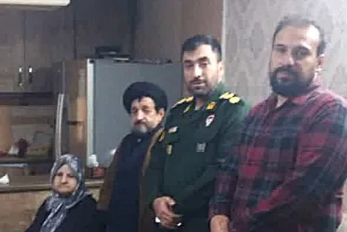 دیدار مسئول آماد و پشتیبانی با خانواده شهید عباس آستا