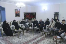 دیدار اعضای دفتر حفظ و نشر آثار رهبر شهید انقلاب اسلامی با خانواده سرلشکر شهید سلیمانی