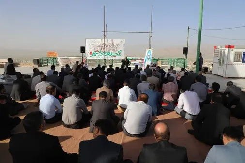 رمز پیروزی در هشت سال دفاع مقدس وحدت حول محور ولایت بود