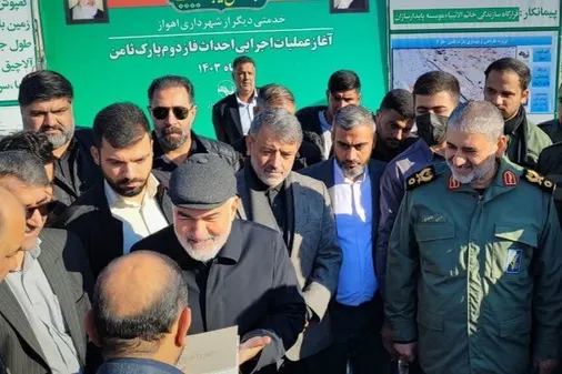 برگزاری آئین کلنگ&zwnj;زنی پروژه ساخت پارک ثامن در کوی عین ۲ اهواز