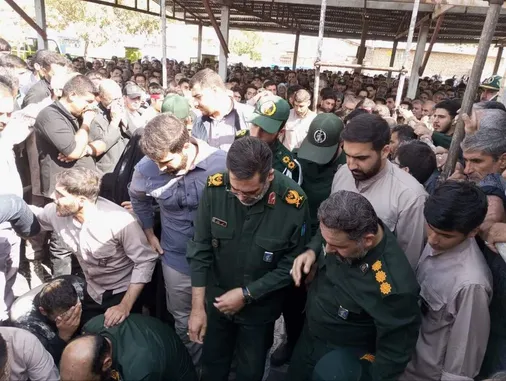 خاکسپاری شهید سهرابی توسط فرمانده سابق سپاه الغدیر