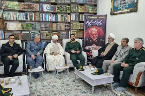 بصیرت و هوشیاری مردم سد محکمی در برابر فتنه&zwnj;های دشمن است