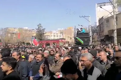 برنامه تشییع سردار علی هاشمی معاون هماهنگ کننده سپاه حضرت صاحب الزمان (عج)و جمعی از هم&zwnj;رزمان در زرین شهر