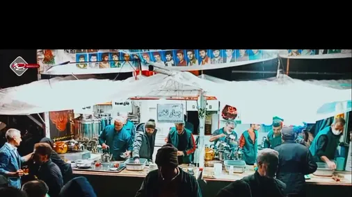 خدمت&zwnj;رسانی موکب&zwnj;های پذیرایی در میدان آزادی شهر اصفهان