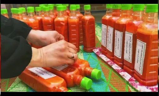 تهیه و توزیع  آب هویج و کیک جهت نیروهای امنیت