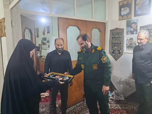 دیدار فرمانده لشکر ده سیدالشهدا(ع) استان البرز، با خانواده شهید والامقام بهروز واحدی