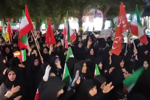 موج صدوهفتمین شب تجمع و راهپیمایی مردم شهرکرد همزمان با آغاز دهه محرم
