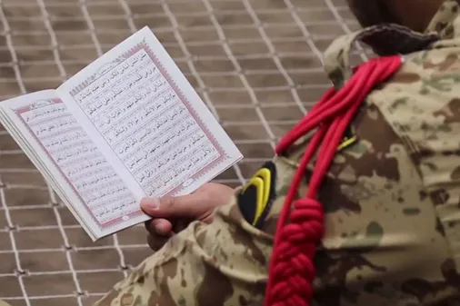 مراسم زیارت عاشورا در جوار شهید گمنام
