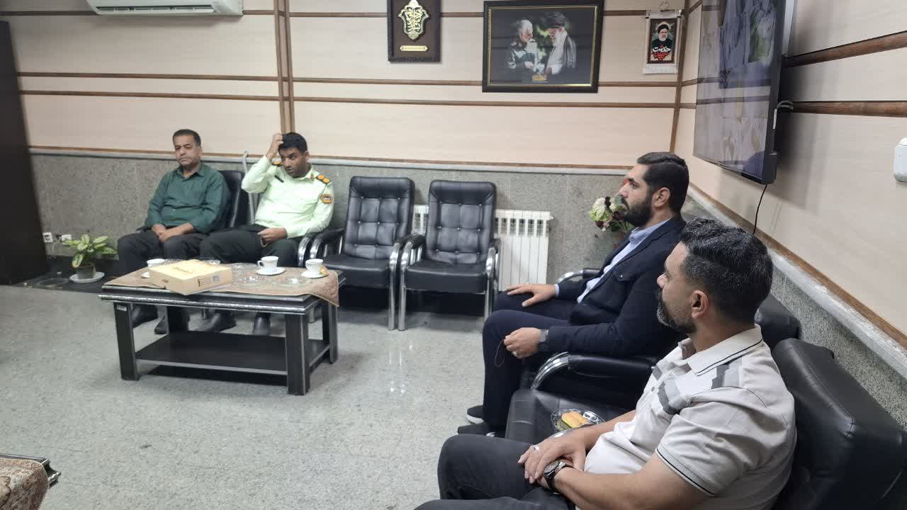 دیدار عوامل حوزه مقاومت شهید باهنر بسیج اصناف با ریاست کلانتری ۱۲ شهید ایمانی دیدار عوامل حوزه مقاومت شهید باهنر بسیج اصناف با ریاست کلانتری ۱۲ شهید ایمانی