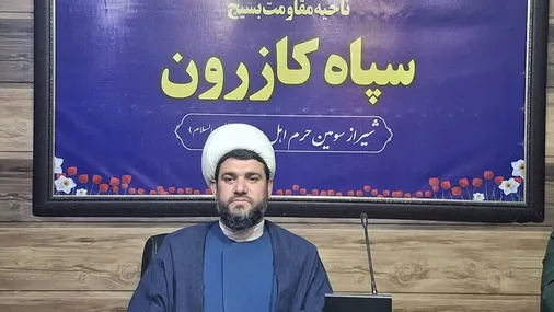 رکن و محور در سپاه پاسداران انقلاب اسلامی معنویت می باشد