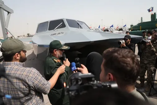 بازدید نخبگان کشوری و اصحاب رسانه از آخرین دستاوردهای نیروی دریایی سپاه پاسداران انقلاب اسلامی