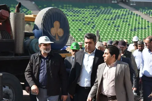 بازدید مدیر امور راه و ترابری و مدیریت عمران سازمان برنامه و بودجه کشور از مراحل نوسازی ورزشگاه آزادی
