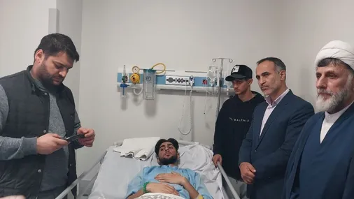 عیادت مسئول سازمان بسیج ورزشکاران از فوتبالیست جوان تیم نساجی که با نجات دو هم&zwnj;وطن روح پهلوانی را زنده کرد
