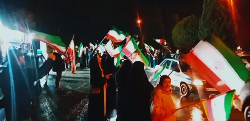 حال و هوای میدان خواجو در شب بارانی نصف&zwnj;جهان