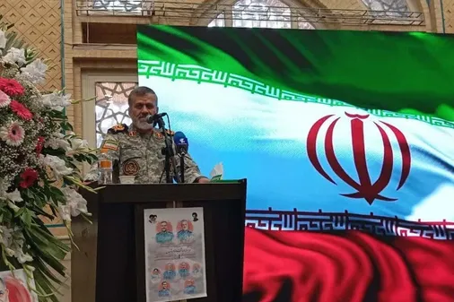 عمل شهید سپهبد پاکپور و سرلشکر شهید غلامرضا سلیمانی الگوی جامع  جهاد و فداکاری بود