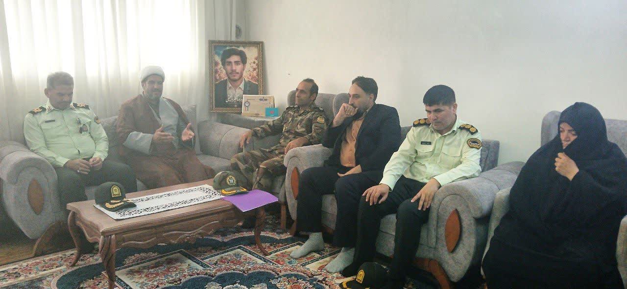 دیدار با خانواده شهیدان حمیدرضا احمدزاده کلات و جهانگیر باغچقی دیدار با خانواده شهیدان حمیدرضا احمدزاده کلات و جهانگیر باغچقی