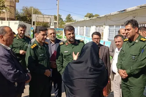 حضور میدانی مسئولین سپاه نبی اکرم (ص)  در محله کم&zwnj;برخوردار کرناچی شهر کرمانشاه