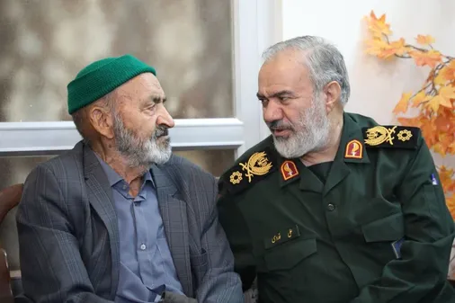 سردار فدوی در بجنورد با خانواده&zwnj;های شهیدان محمدزاده و هاشمی دیدار کرد