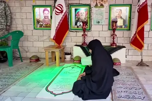 آرامگاه شهید پاکپور در روستای دهسد خنداب